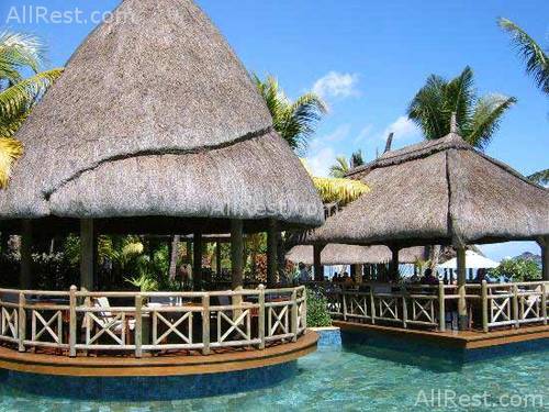 La Pirogue Hotel 13